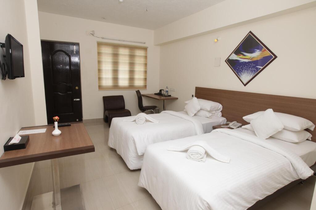 Тируваннамалай: Aakash Inn Tiruvannamalai