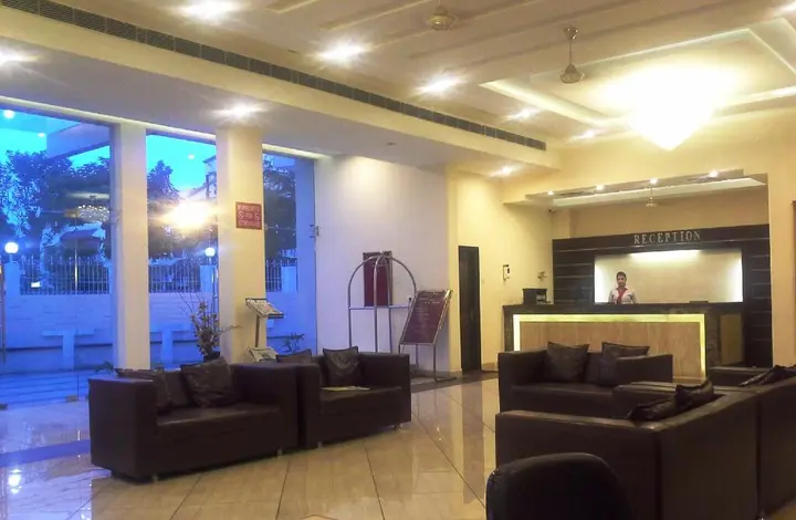 Морадабад: Hotel Mansarover Paradise