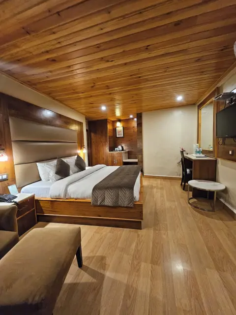 Чамба: Hotel Mongas