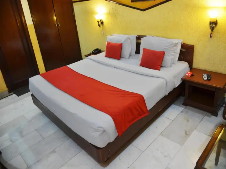 Чандигарх: OYO 7219 Corporate Inn