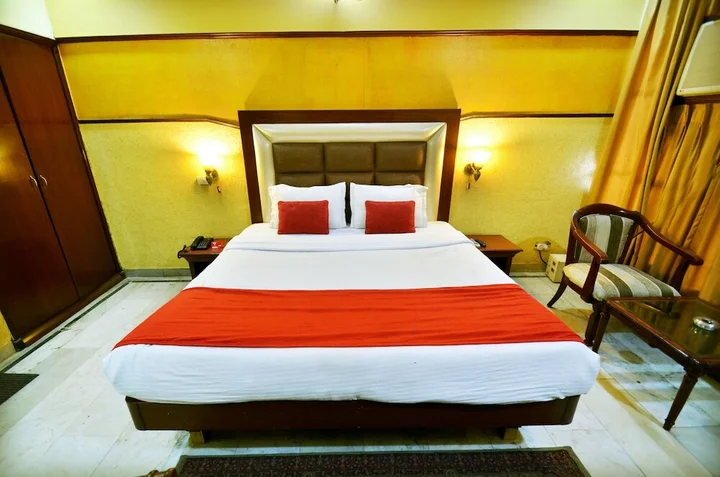 Чандигарх: OYO 7219 Corporate Inn