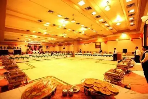 Матхура: Hotel Brijwasi Royal