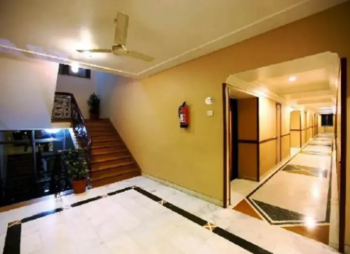 Матхура: Hotel Brijwasi Royal