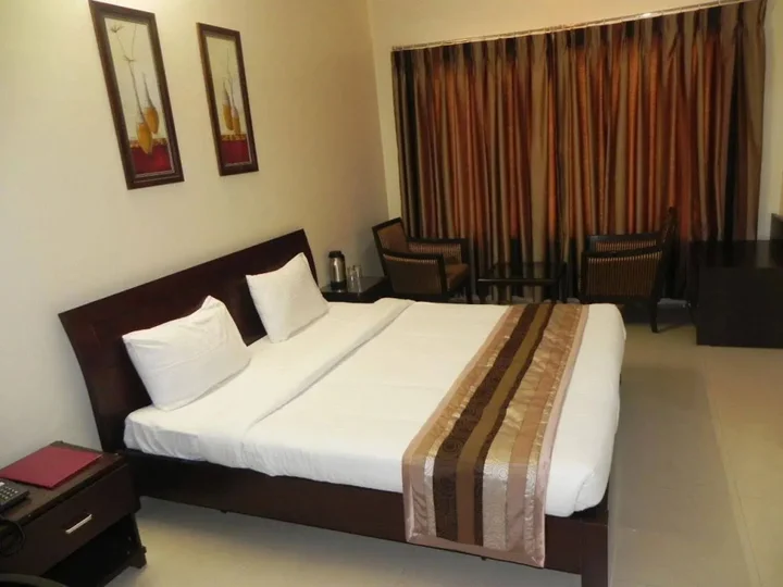 Ширди: Hotel Reeva Suites