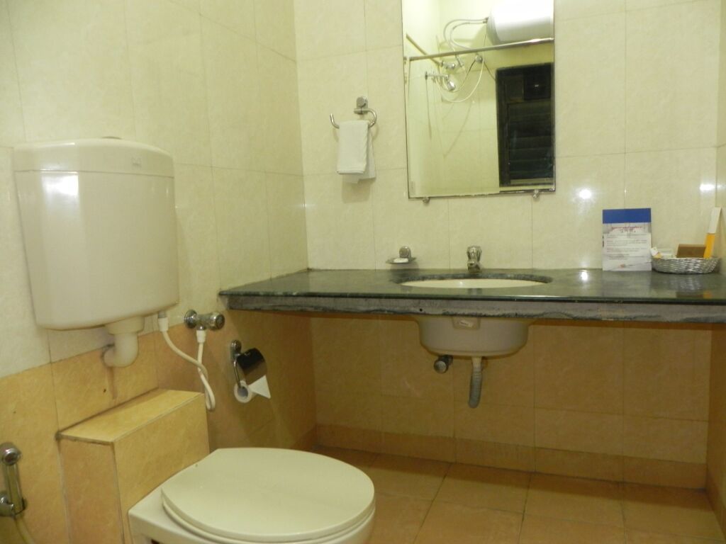 Ширди: Hotel Reeva Suites