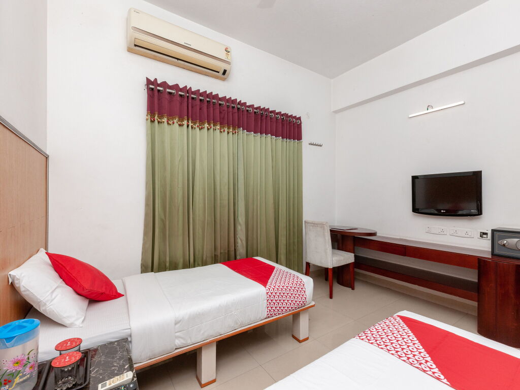 Lotels Hotel — фото 1