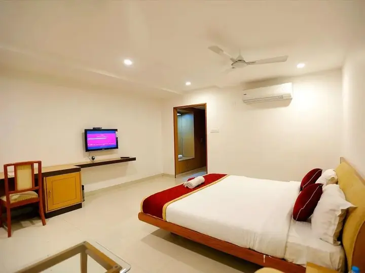 Хидерабад: Sybaritic Suites Gachibowli