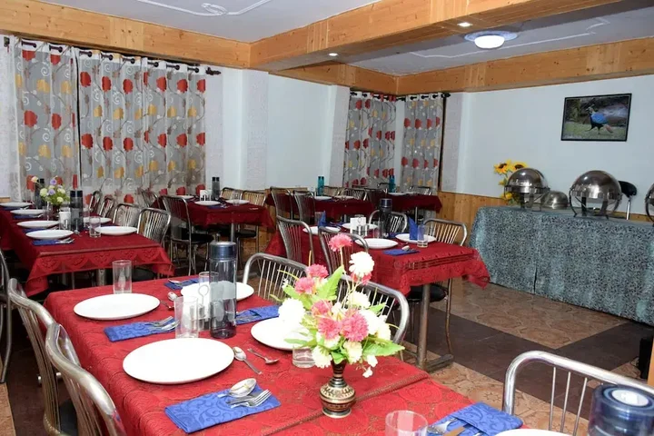 Манали: Comlux Hotels Manali