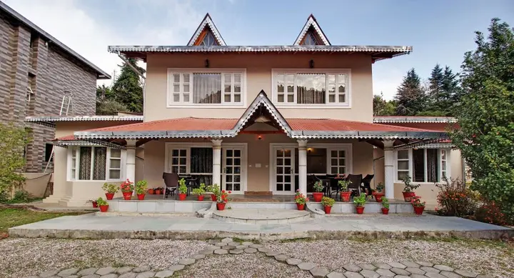 Наинитал: Hotel Neelesh Inn - A Luxury Lake View Hotel (20 kms from Nainital)