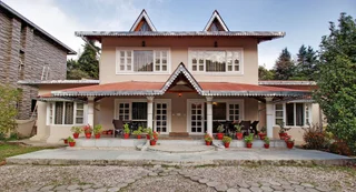 Наинитал: Hotel Neelesh Inn - A Luxury Lake View Hotel (20 kms from Nainital)