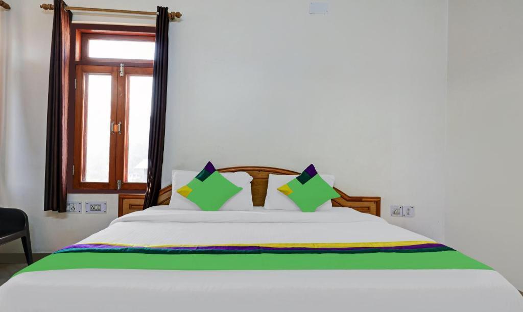 Наинитал: Goroomgo Sapphire Inn Bhimtal