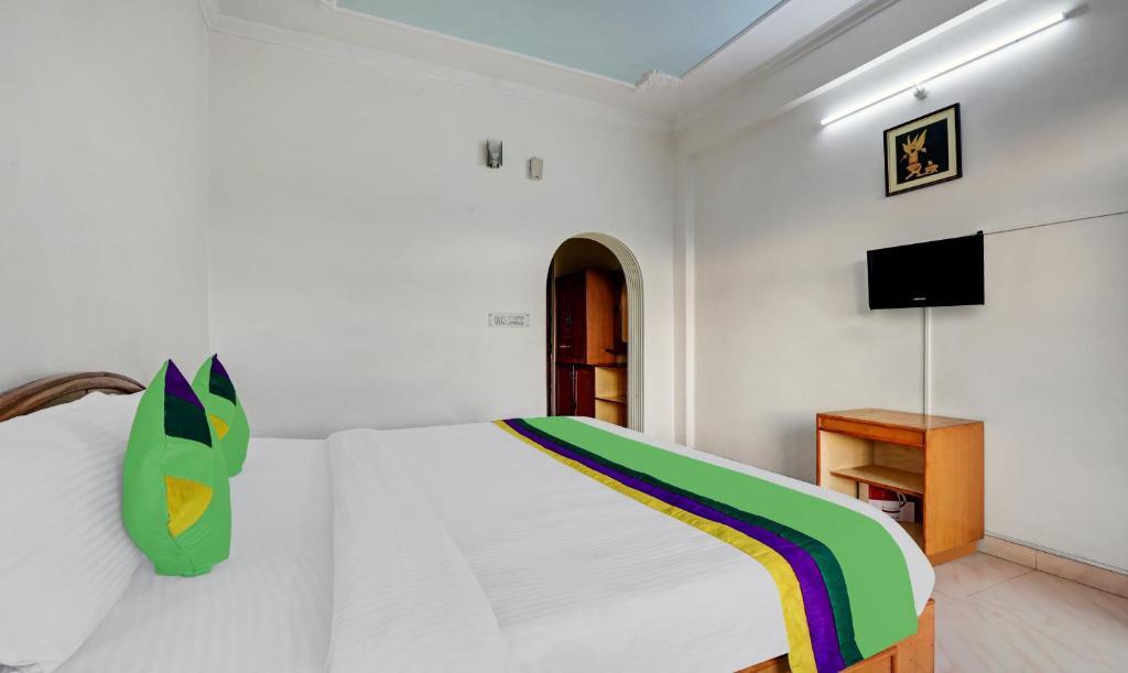 Наинитал: Goroomgo Sapphire Inn Bhimtal