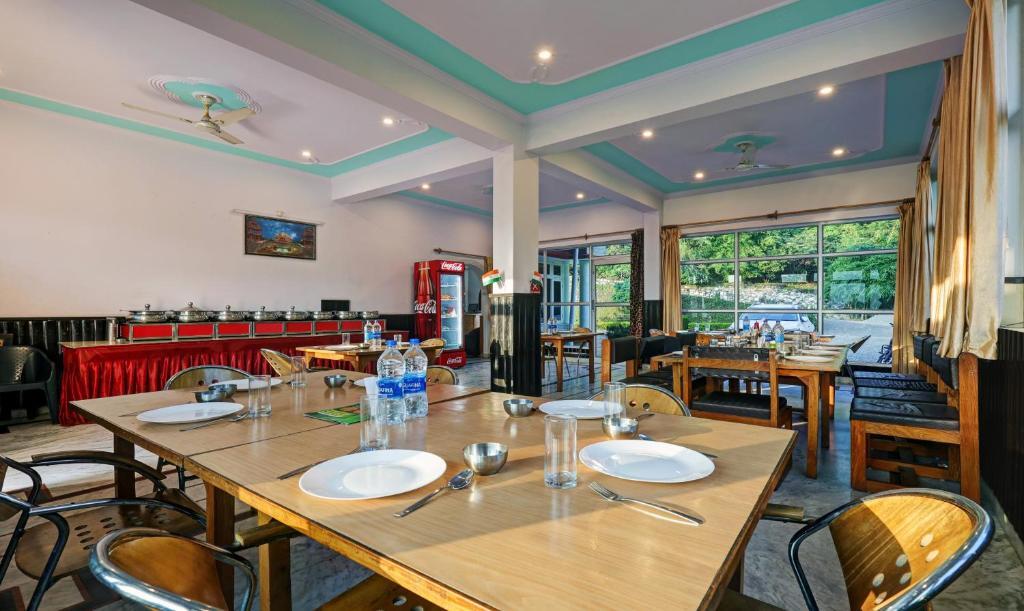 Наинитал: Goroomgo Sapphire Inn Bhimtal