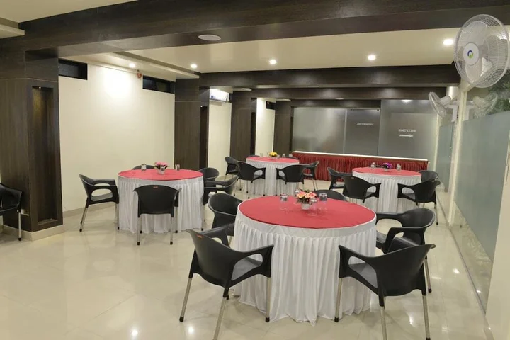 Пуна: Hotel Suresh Inn