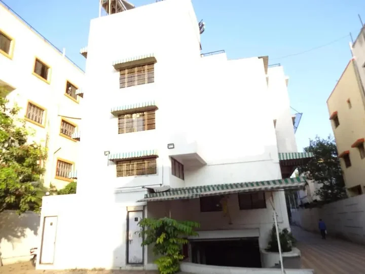 Пуна: Hotel Suresh Inn