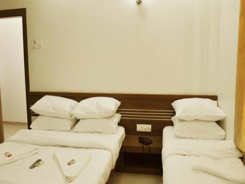 Ширди: Hotel Sai Seema