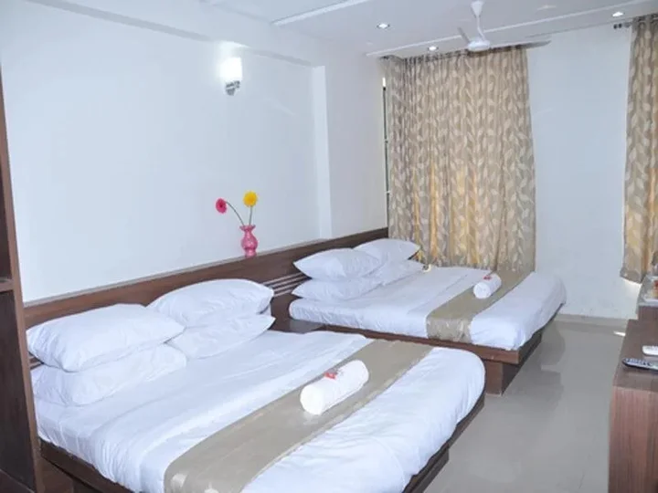 Ширди: Hotel Sai Seema