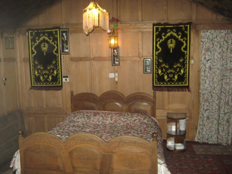 Шринагар: Young Shahzada Group of Houseboats