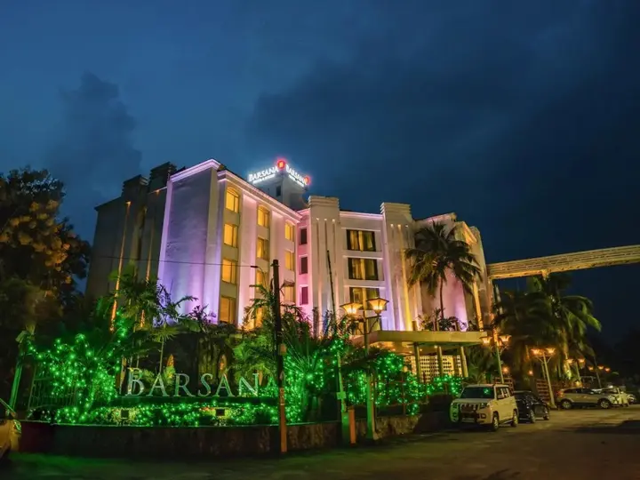 Багдогра: Barsana Hotel & Resort, Siliguri