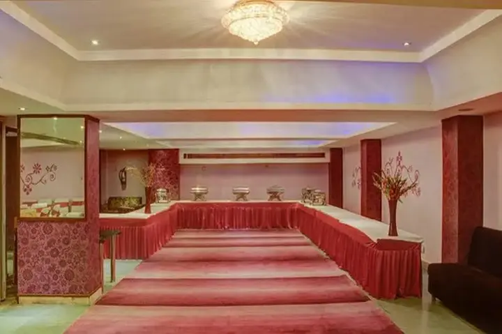 Нойда: Treebo Corporate Suites Sector 62