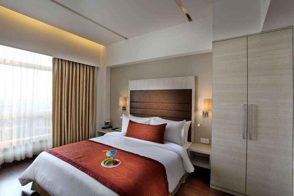 Газиабад: Mahagun Sarovar Portico Suites Ghaziabad