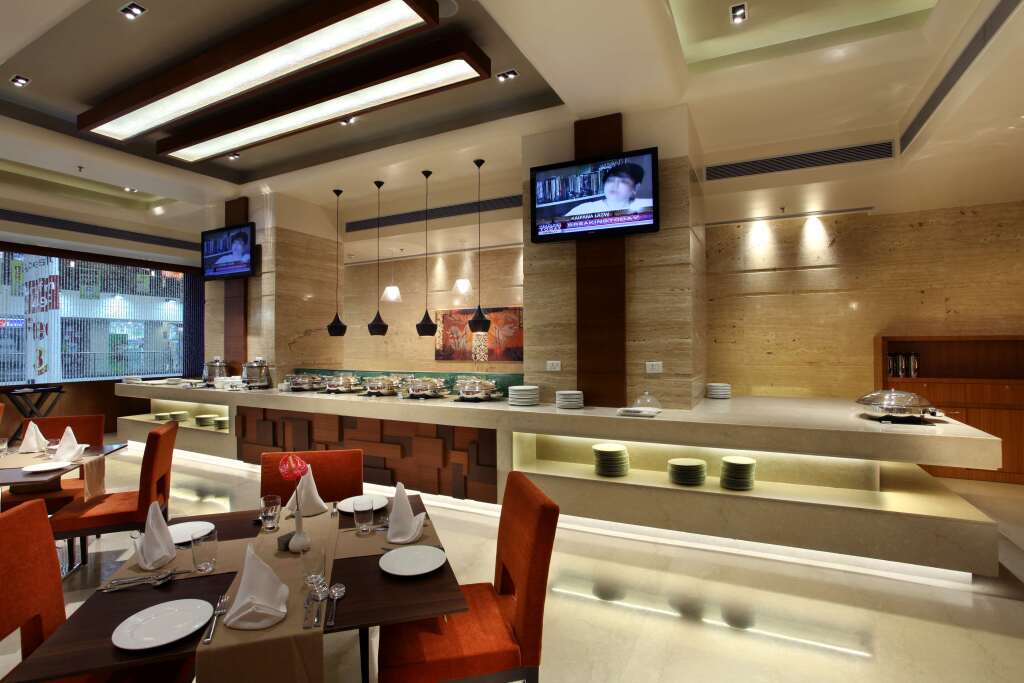 Газиабад: Mahagun Sarovar Portico Suites Ghaziabad
