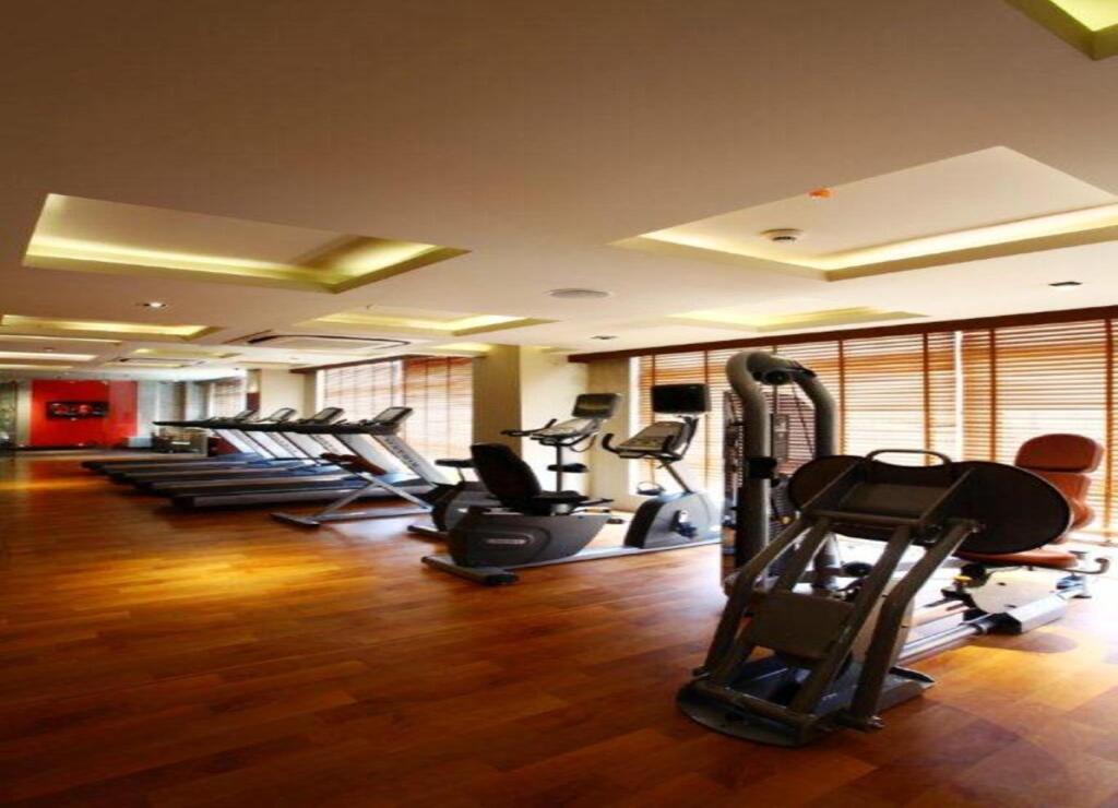 Газиабад: Mahagun Sarovar Portico Suites Ghaziabad