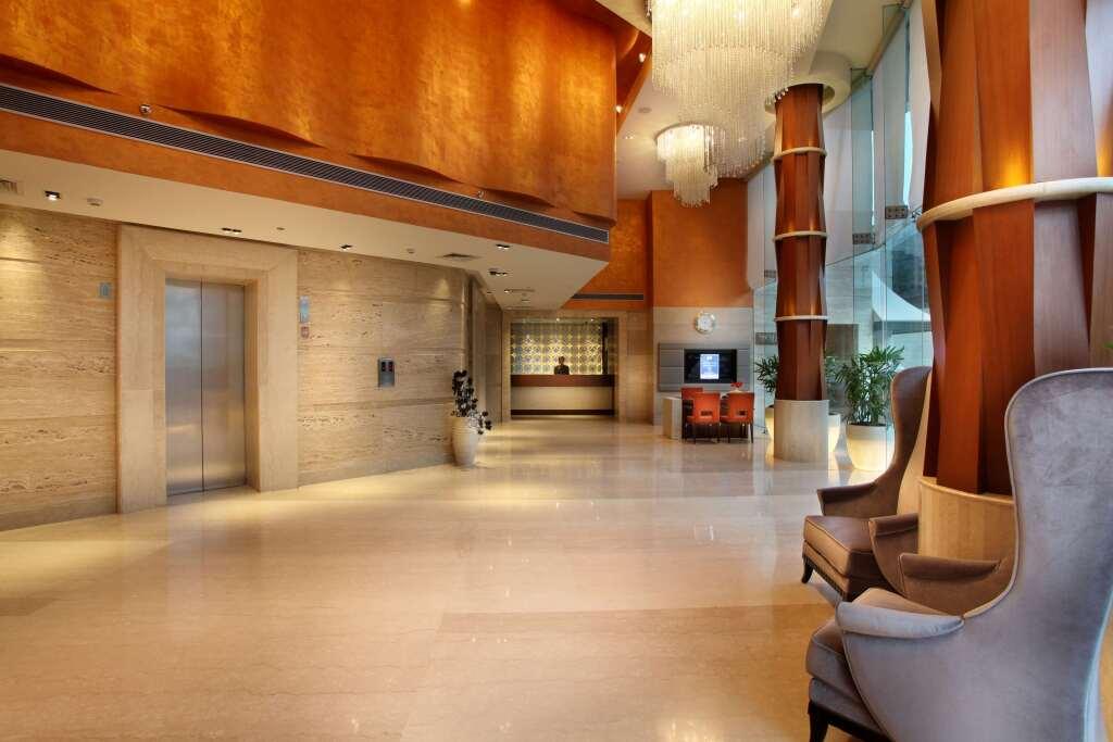 Газиабад: Mahagun Sarovar Portico Suites Ghaziabad