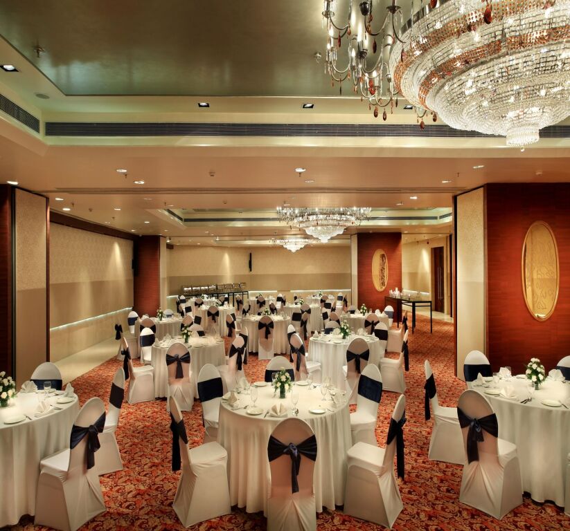 Газиабад: Mahagun Sarovar Portico Suites Ghaziabad