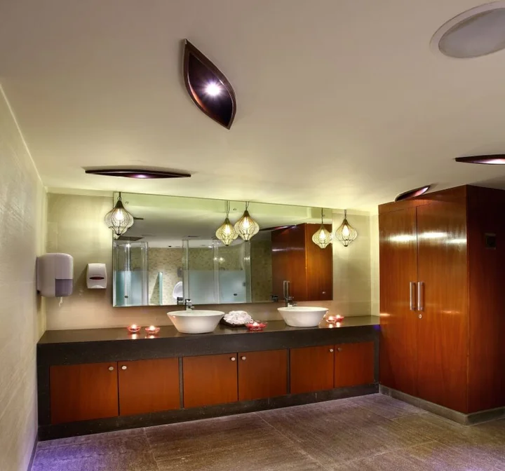 Газиабад: Mahagun Sarovar Portico Suites Ghaziabad