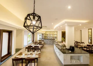 Лонавала: Sahil Sarovar Portico