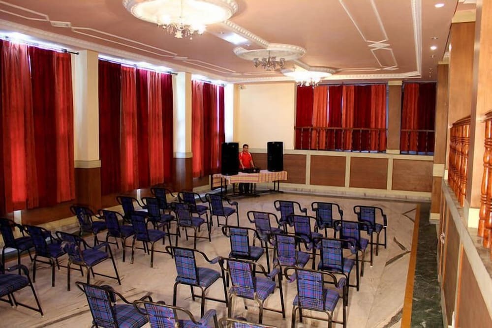 Куфри: ADB Rooms Falcon Crest
