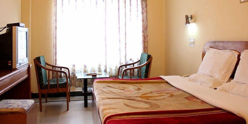 Куфри: ADB Rooms Falcon Crest