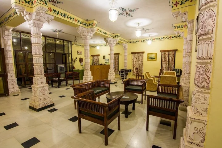Луни: Hotel Jhalamand Garh