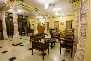 Луни: Hotel Jhalamand Garh