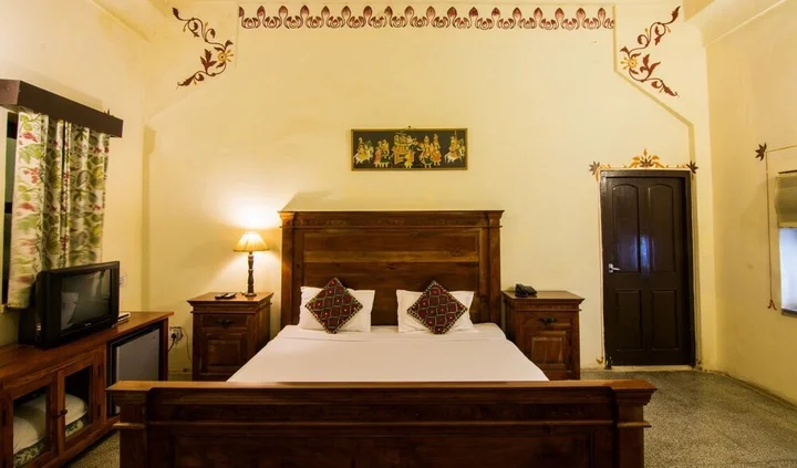 Луни: Hotel Jhalamand Garh