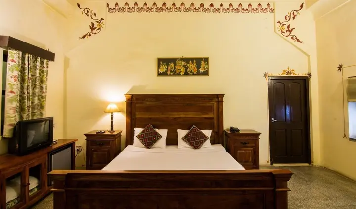 Луни: Hotel Jhalamand Garh