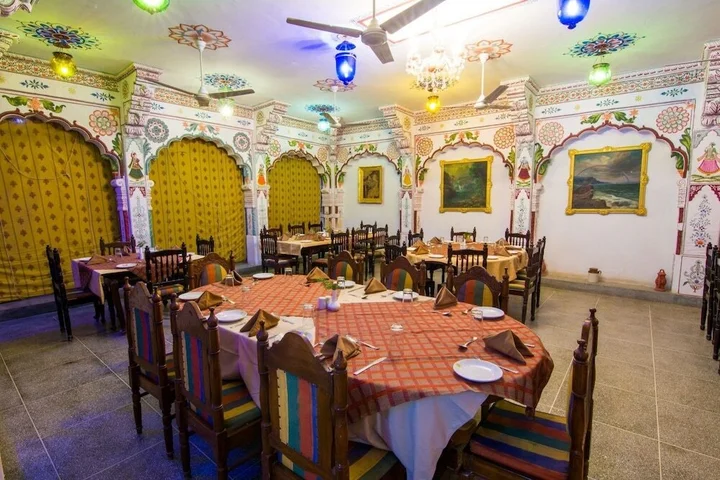 Луни: Hotel Jhalamand Garh