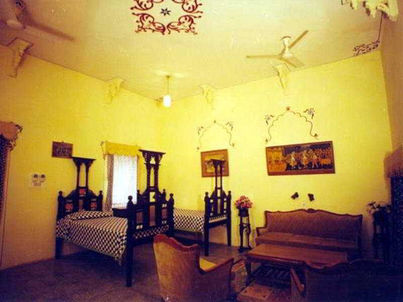Луни: Hotel Jhalamand Garh
