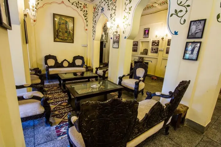 Луни: Hotel Jhalamand Garh