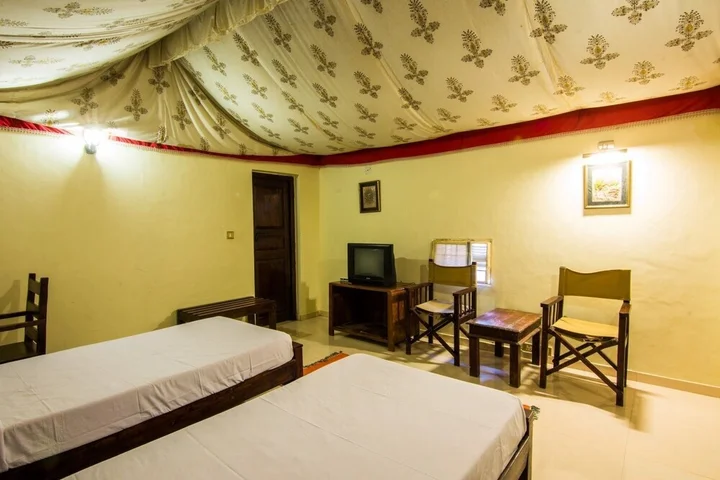 Луни: Hotel Jhalamand Garh