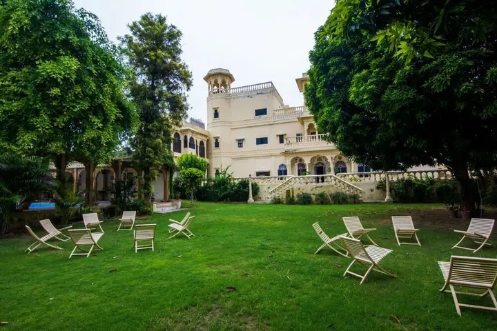 Луни: Hotel Jhalamand Garh