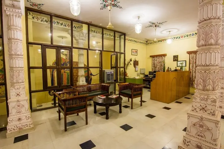Луни: Hotel Jhalamand Garh