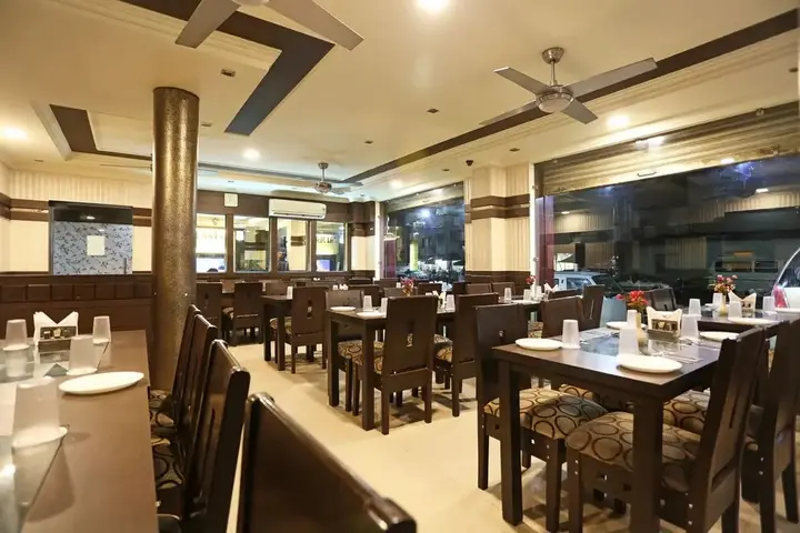Катра: Hotel Bhargav