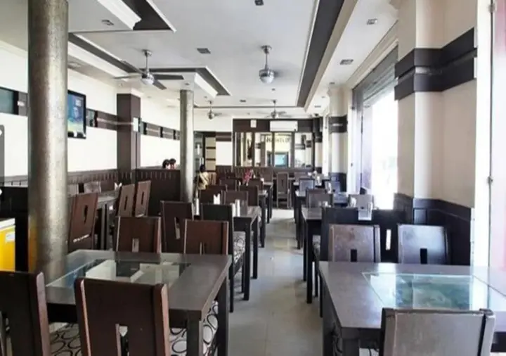 Катра: Hotel Bhargav