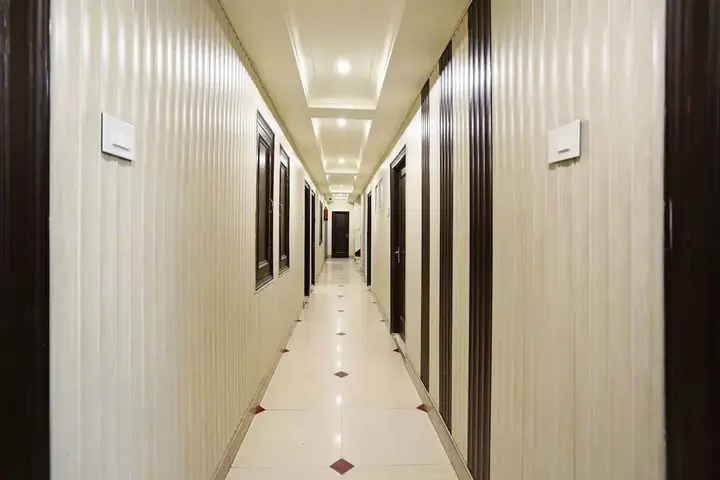 Катра: Hotel Bhargav