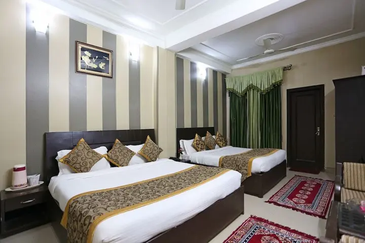 Катра: Hotel Bhargav