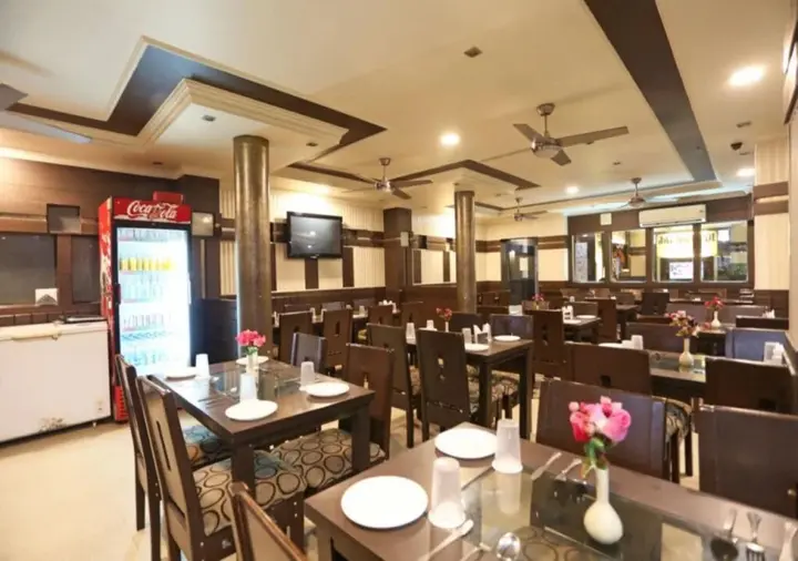 Катра: Hotel Bhargav
