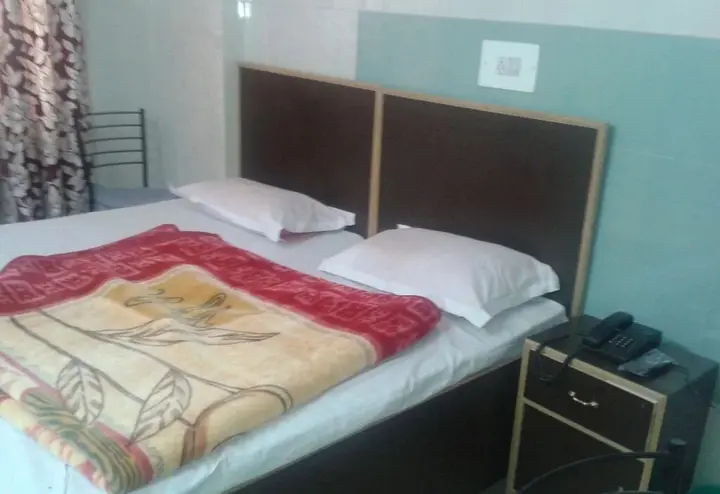 Катра: Hotel Ajay