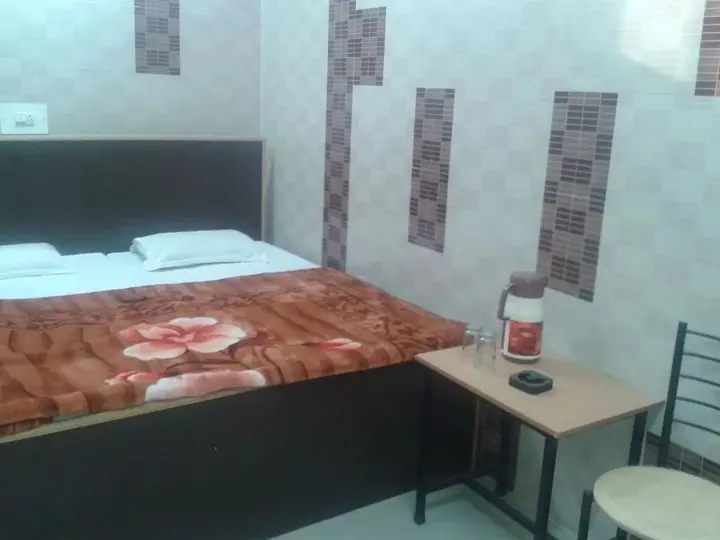 Катра: Hotel Ajay